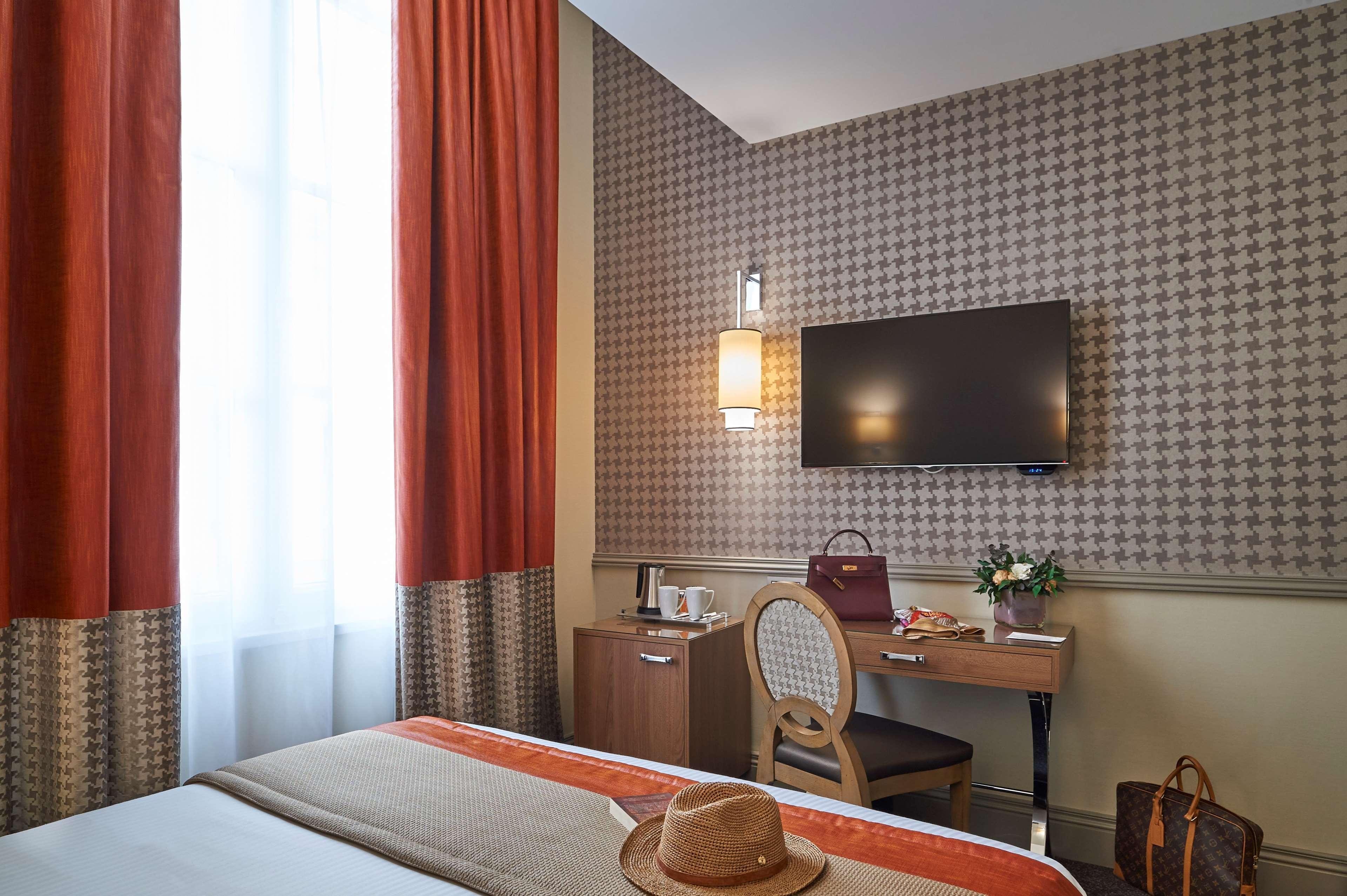 Best Western Premier Hbeo Centre 4*