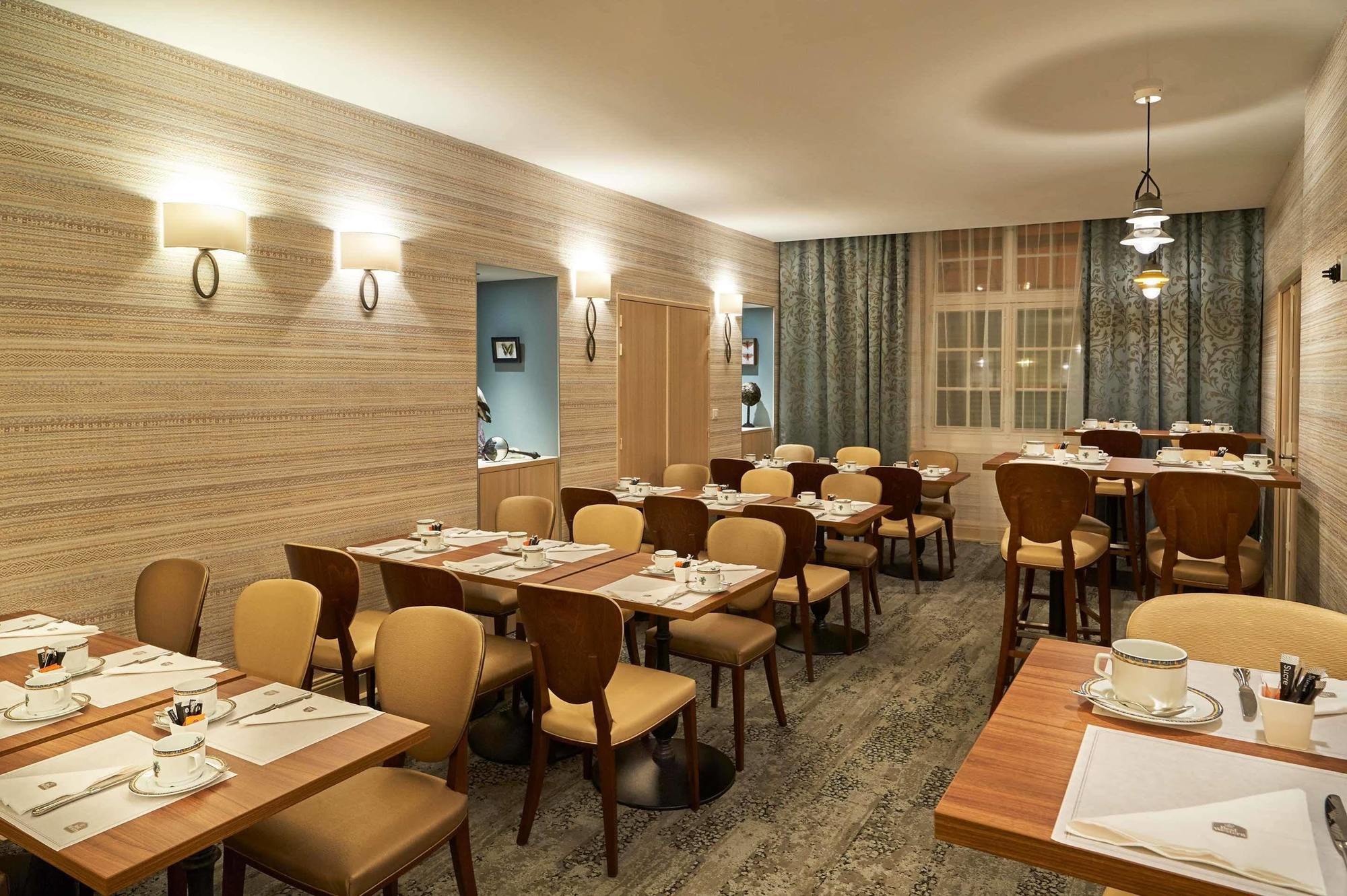Western Premier Hbeo Centre Hotel 4*