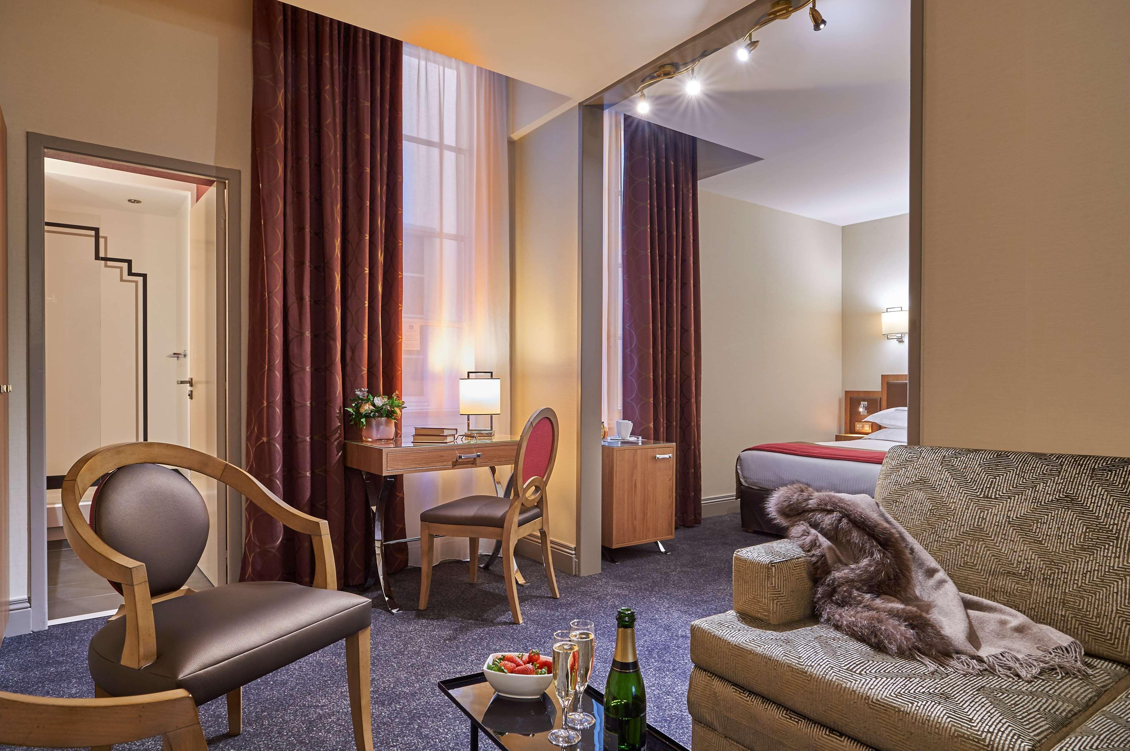 Hotel Western Premier Hbeo Centre 4*
